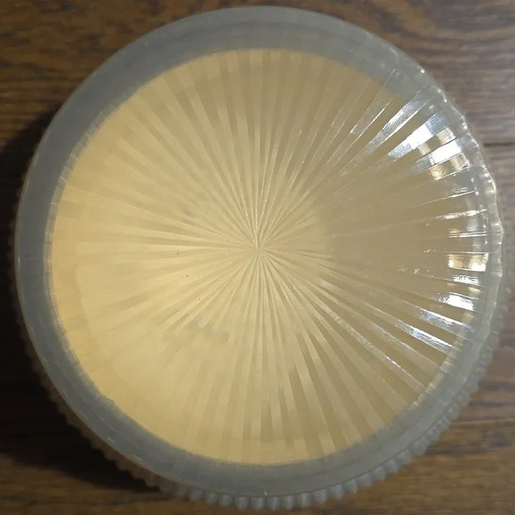 Capri Blue Volcano Glass Candle, Scent: Volcano, Size 50 oz., Retail $122.00 USD - Picture 6 of 12